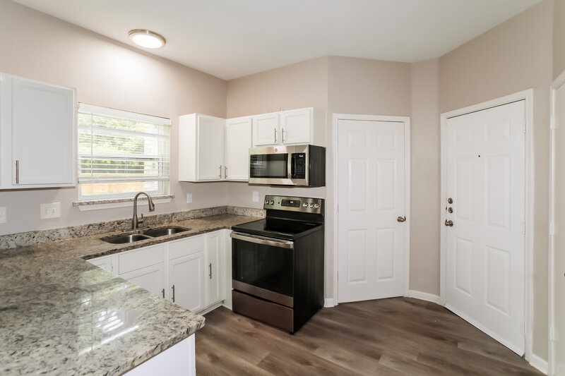 3,800/Mo, 1561 Sunnymeadow Rd Lancaster, TX 75134 Kitchen View 2