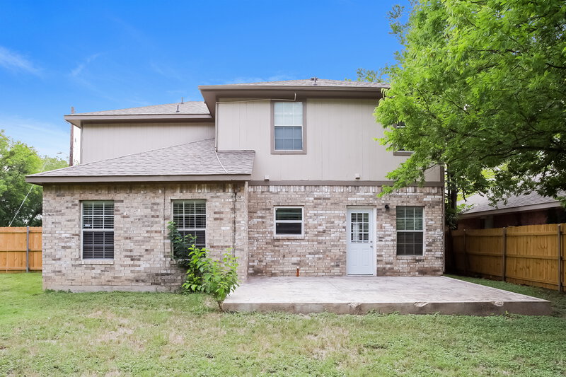 3,800/Mo, 1561 Sunnymeadow Rd Lancaster, TX 75134 Rear View