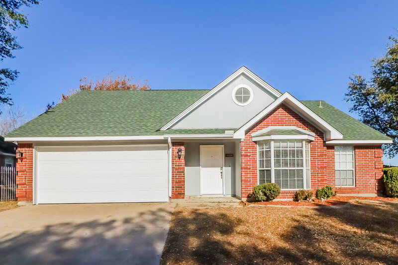 1,935/Mo, 8000 Ashridge Rd Fort Worth, TX 76134 External View