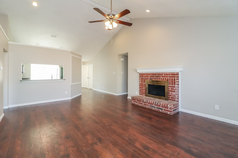 1,935/Mo, 8000 Ashridge Rd Fort Worth, TX 76134 Living Room View 3
