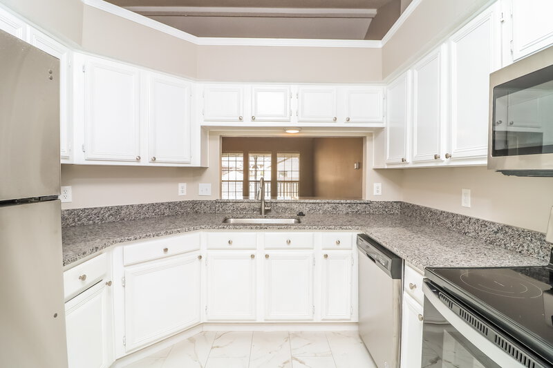 1,935/Mo, 8000 Ashridge Rd Fort Worth, TX 76134 Kitchen View