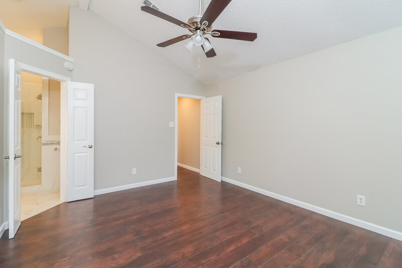 1,935/Mo, 8000 Ashridge Rd Fort Worth, TX 76134 Main Bedroom View 2