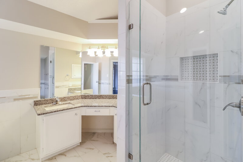 1,935/Mo, 8000 Ashridge Rd Fort Worth, TX 76134 Main Bathroom View