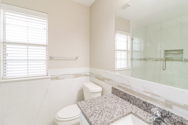 1,935/Mo, 8000 Ashridge Rd Fort Worth, TX 76134 Bathroom View