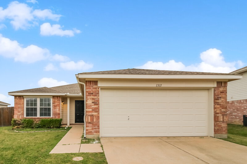 2,125/Mo, 1311 Dakota Trl Krum, TX 76249 External View