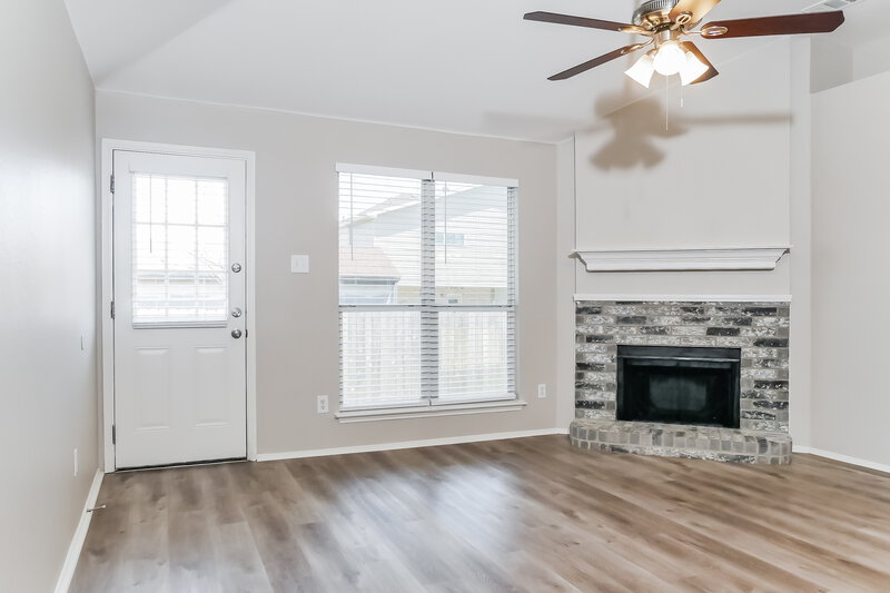 2,080/Mo, 1508 Kelly Ln Royse City, TX 75189 Living Room View