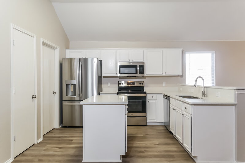 2,080/Mo, 1508 Kelly Ln Royse City, TX 75189 Kitchen View 2