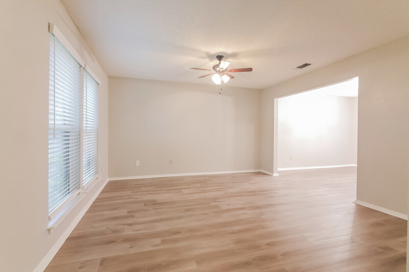 2,755/Mo, 2609 Chatham Ct Grand Prairie, TX 75052 Living Room View