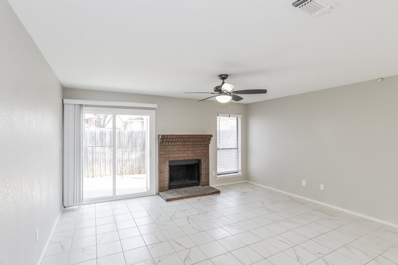 2,300/Mo, 6936 Bentley Ave Fort Worth, TX 76137 Living Room View