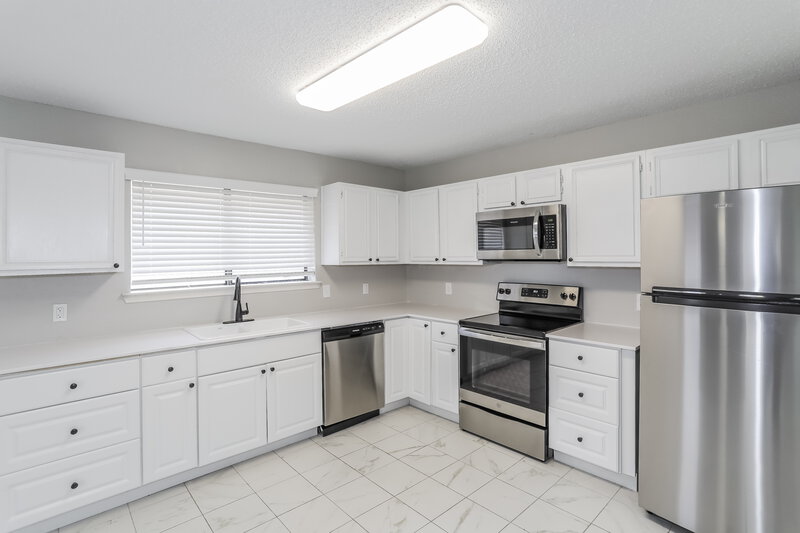 2,300/Mo, 6936 Bentley Ave Fort Worth, TX 76137 Kitchen View 2