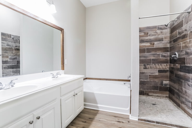 2,745/Mo, 13745 Village Vista Dr Haslet, TX 76052 Main Bathroom View