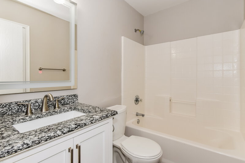 2,020/Mo, 206 Amherst Dr Forney, TX 75126 Bathroom View