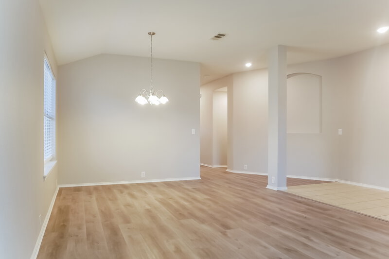 2,180/Mo, 4004 Sonoma Dr Argyle, TX 76226 Dining Room View 2