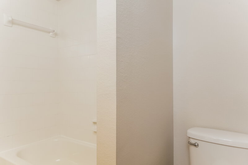 2,180/Mo, 4004 Sonoma Dr Argyle, TX 76226 Bathroom View