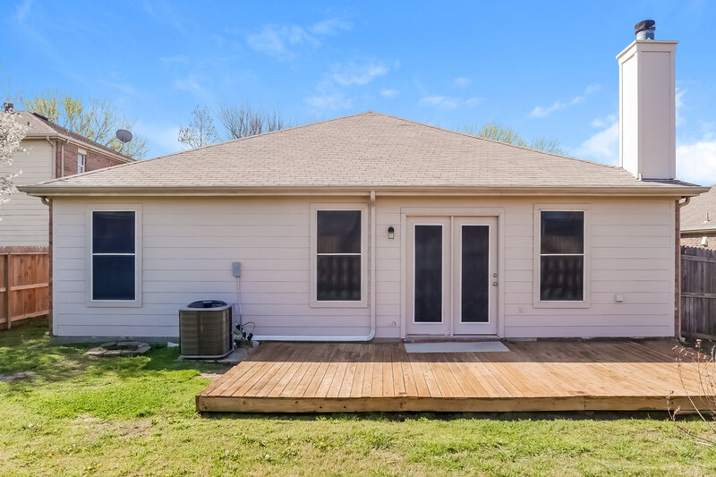 2,180/Mo, 4004 Sonoma Dr Argyle, TX 76226 Rear View