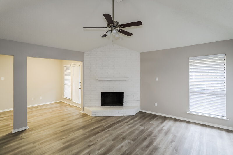 2,105/Mo, 2540 Sundance Ln Dallas, TX 75287 Misc View