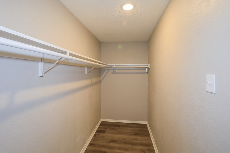 2,105/Mo, 2540 Sundance Ln Dallas, TX 75287 Amenities View
