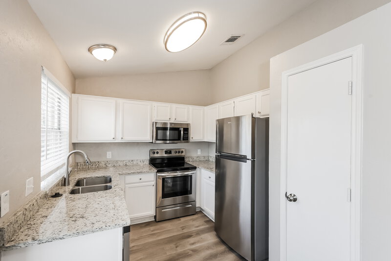 2,325/Mo, 114 Southern Pine Ct Arlington, TX 76018 Kitchen View