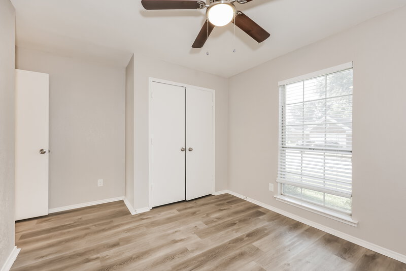 2,325/Mo, 114 Southern Pine Ct Arlington, TX 76018 Bedroom View