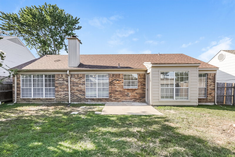 2,325/Mo, 114 Southern Pine Ct Arlington, TX 76018 Rear View 2