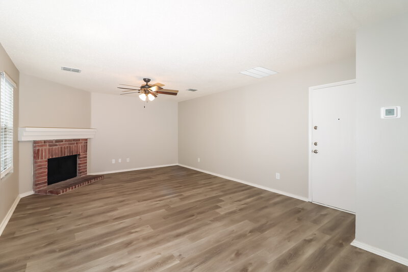 2,455/Mo, 3951 Fox Run Dr Fort Worth, TX 76123 Living Room View