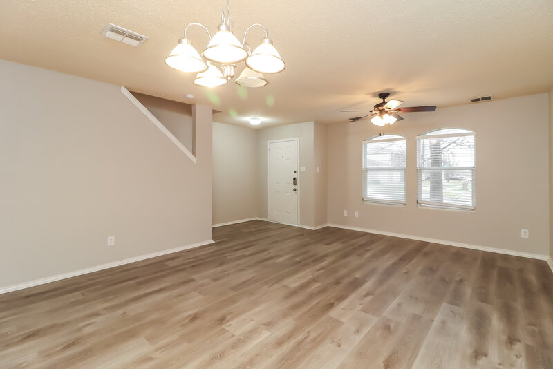 2,455/Mo, 3951 Fox Run Dr Fort Worth, TX 76123 Living Room View 4