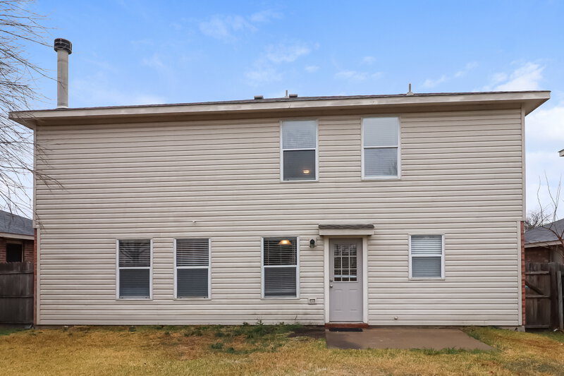 2,455/Mo, 3951 Fox Run Dr Fort Worth, TX 76123 Rear View