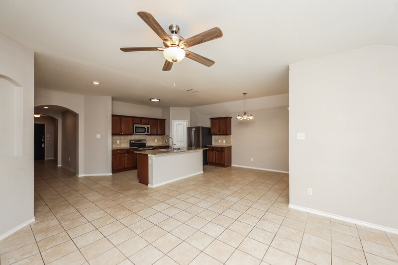 1,850/Mo, 806 Platinum Dr Princeton, TX 75407 Living Room View