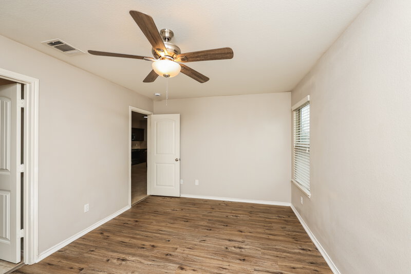 1,850/Mo, 806 Platinum Dr Princeton, TX 75407 Main Bedroom View
