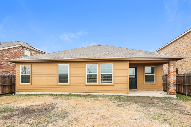 1,850/Mo, 806 Platinum Dr Princeton, TX 75407 Rear View