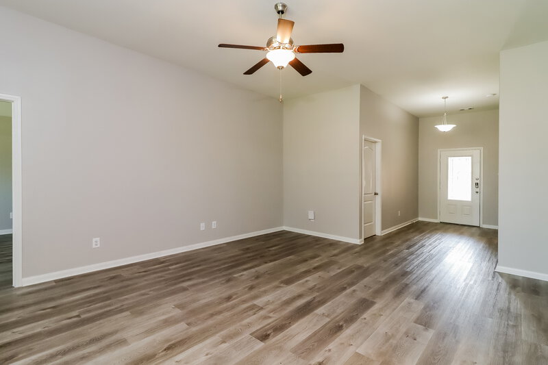 1,945/Mo, 13628 Helix Bridge Way Crowley, TX 76036 Living Room View