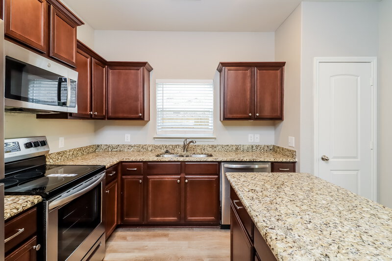 1,945/Mo, 13628 Helix Bridge Way Crowley, TX 76036 Kitchen View