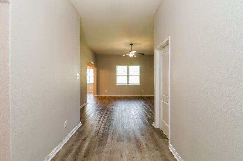 1,945/Mo, 13628 Helix Bridge Way Crowley, TX 76036 Hallway View