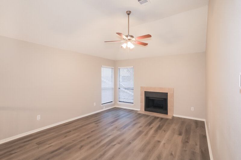 2,580/Mo, 1396 Mimosa Ln Lewisville, TX 75077 Living Room View 2