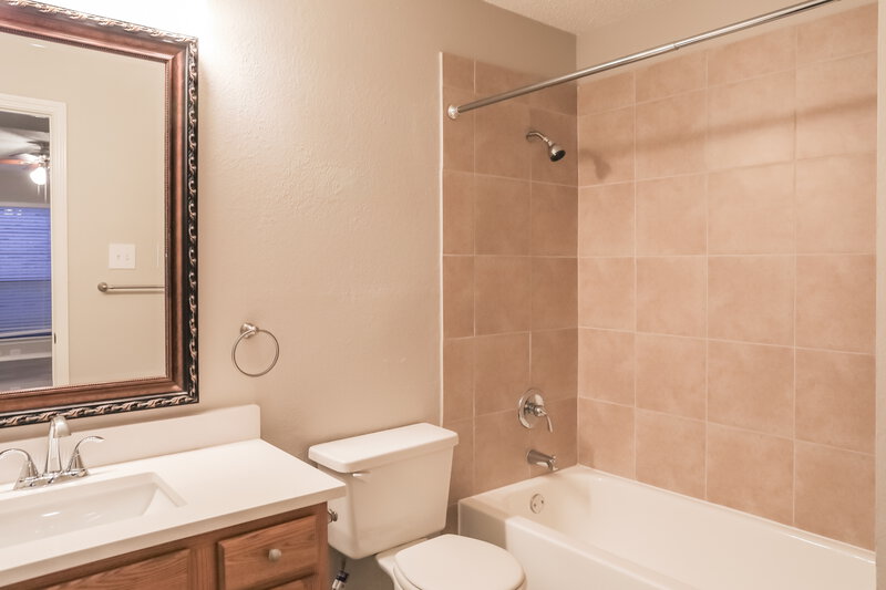 2,580/Mo, 1396 Mimosa Ln Lewisville, TX 75077 Bathroom View