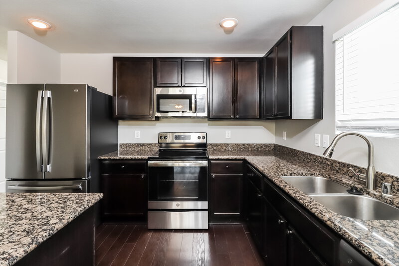 2,280/Mo, 10009 Calcite Dr Fort Worth, TX 76131 Kitchen View 2