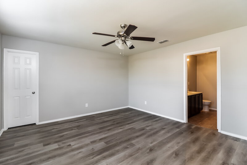 2,280/Mo, 10009 Calcite Dr Fort Worth, TX 76131 Main Bedroom View