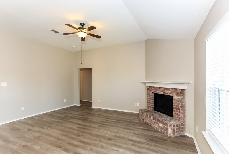 2,345/Mo, 1755 Reynolds St Lancaster, TX 75134 Living Room View 2