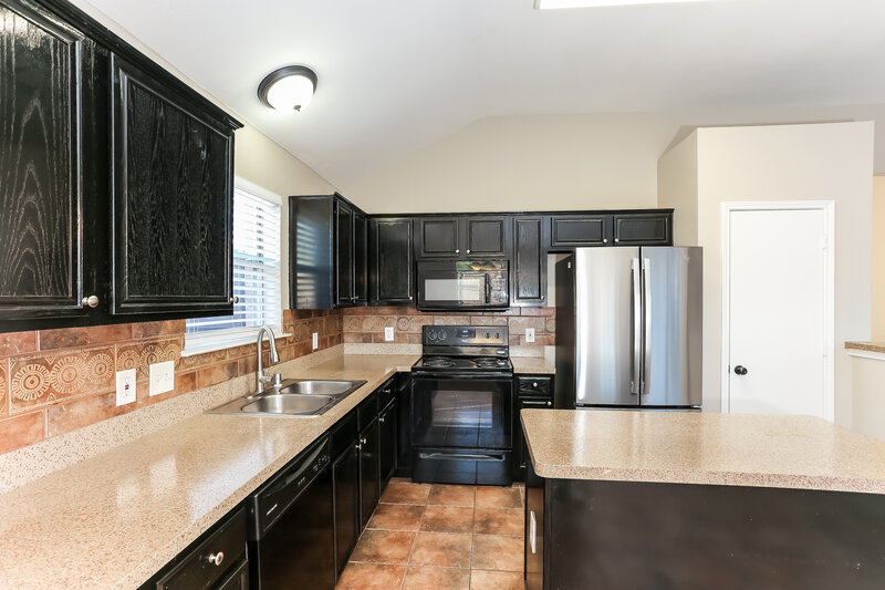 2,345/Mo, 1755 Reynolds St Lancaster, TX 75134 Kitchen View