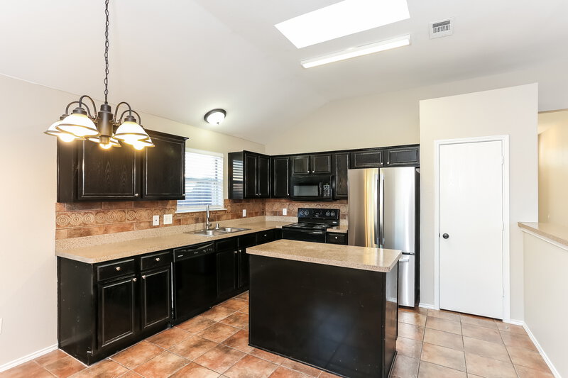 2,345/Mo, 1755 Reynolds St Lancaster, TX 75134 Kitchen View 2