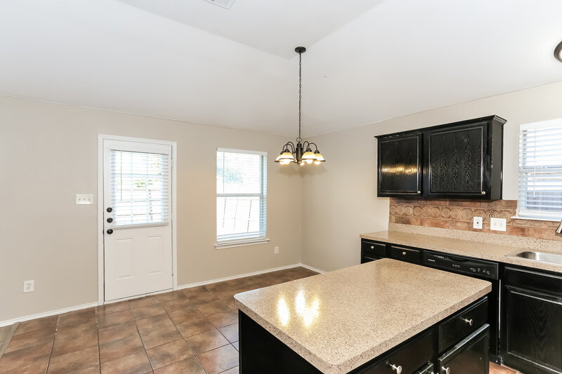 2,345/Mo, 1755 Reynolds St Lancaster, TX 75134 Kitchen View 3