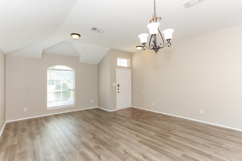 2,345/Mo, 1755 Reynolds St Lancaster, TX 75134 Family Room View 2