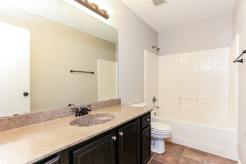 2,345/Mo, 1755 Reynolds St Lancaster, TX 75134 Bathroom View