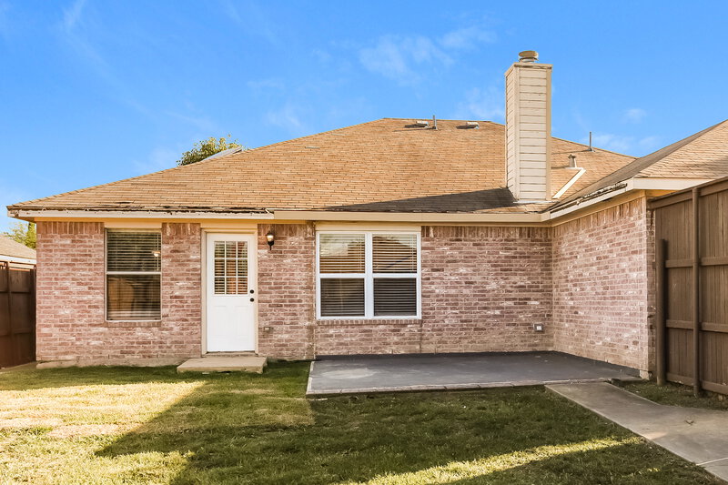 2,345/Mo, 1755 Reynolds St Lancaster, TX 75134 Rear View