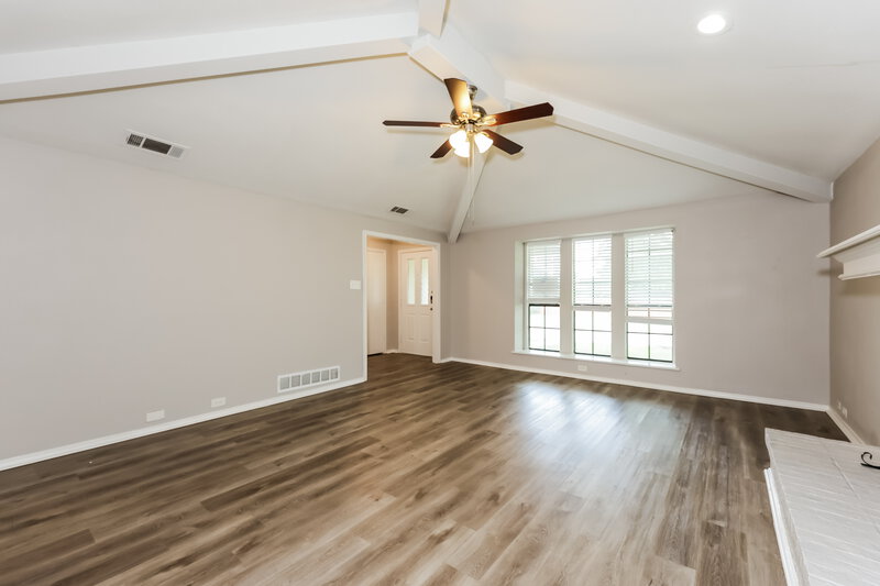 2,345/Mo, 1134 Madlynne Dr Cedar Hill, TX 75104 Living Room View 2