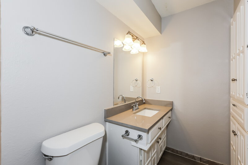 2,345/Mo, 1134 Madlynne Dr Cedar Hill, TX 75104 Bathroom View