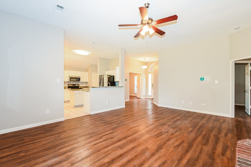 1,941/Mo, 600 Cresent Dr Desoto, TX 75115 Living Room View 2