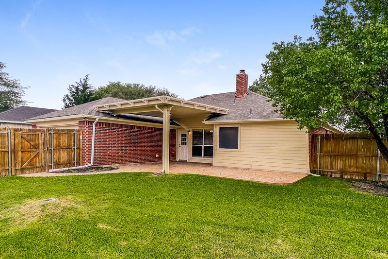 1,941/Mo, 600 Cresent Dr Desoto, TX 75115 Rear View