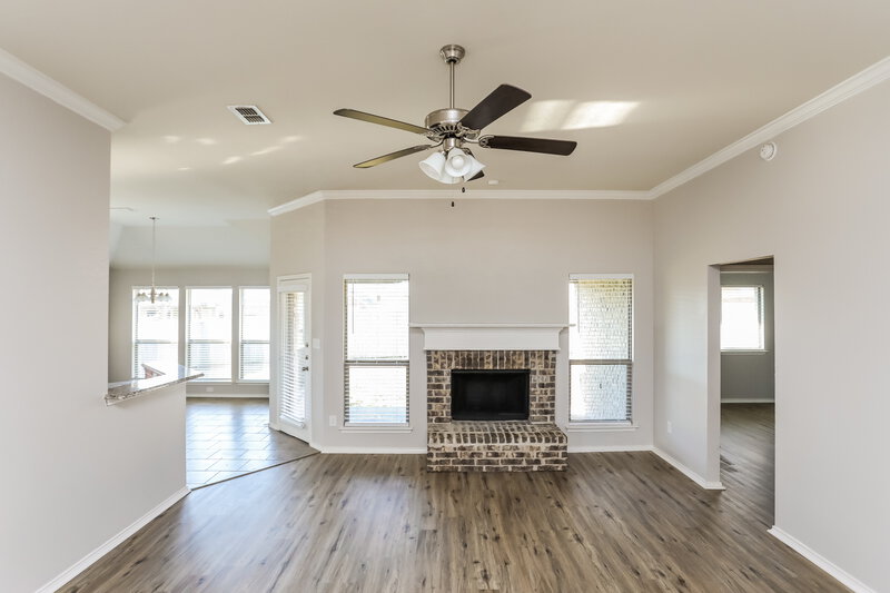 2,085/Mo, 517 Love Ln Royse City, TX 75189 Living Room View 2
