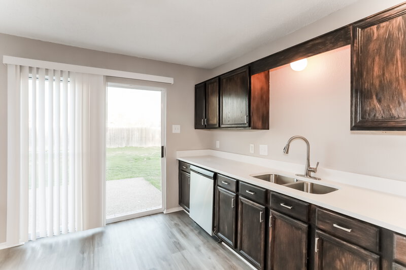 2,080/Mo, 2801 Yukon Dr Corinth, TX 76210 Kitchen View